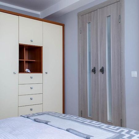 Cozy 2-Room Apartment On Zhvanetsky Boulevard Одеса Екстериор снимка