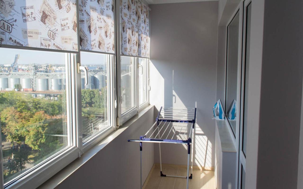 Cozy 2-Room Apartment On Zhvanetsky Boulevard Одеса Екстериор снимка